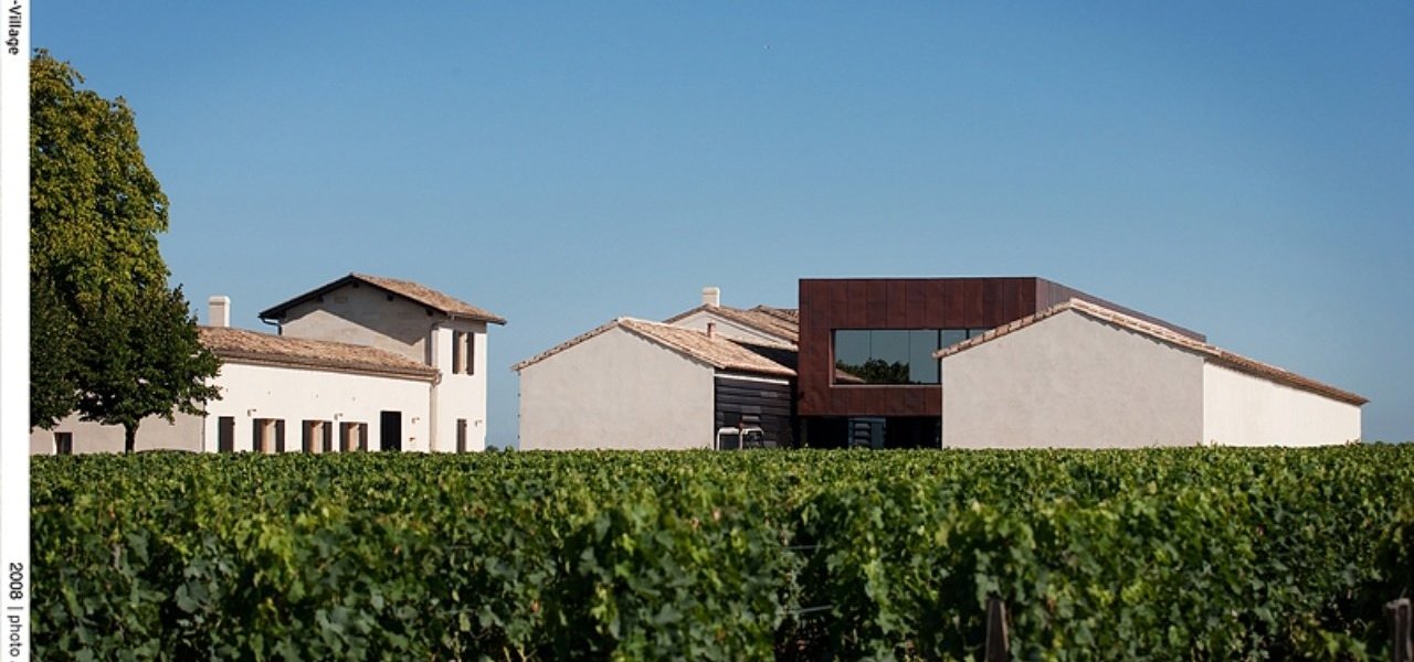 View Chateau petit village